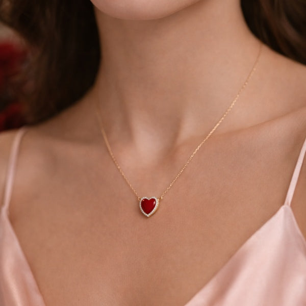 Lănțișor auriu cu inimioară